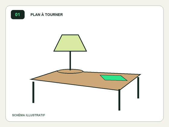 Lampe sur une table de chevet à côté d’un livre pour montrer son échelle